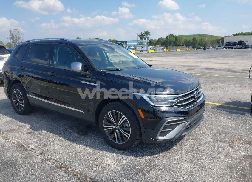 2024 Volkswagen Tiguan 2.0T WOLFSBURG EDITION (VIN 3VVTB7AX6RM218502) main photo
