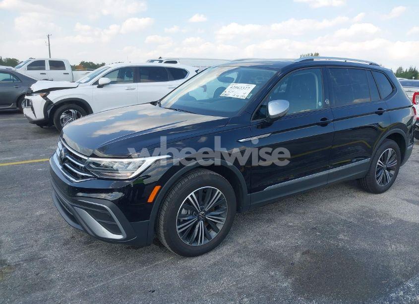 Photo 2 of 2024 Volkswagen Tiguan 2.0T WOLFSBURG EDITION (VIN 3VVTB7AX6RM218502)