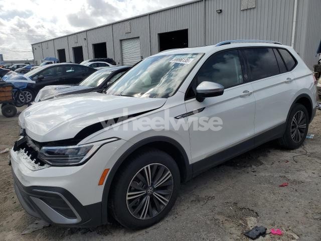2024 VOLKSWAGEN TIGUAN WOLFSBURG N/A (VIN 3VVTB7AX9RM217926) main photo