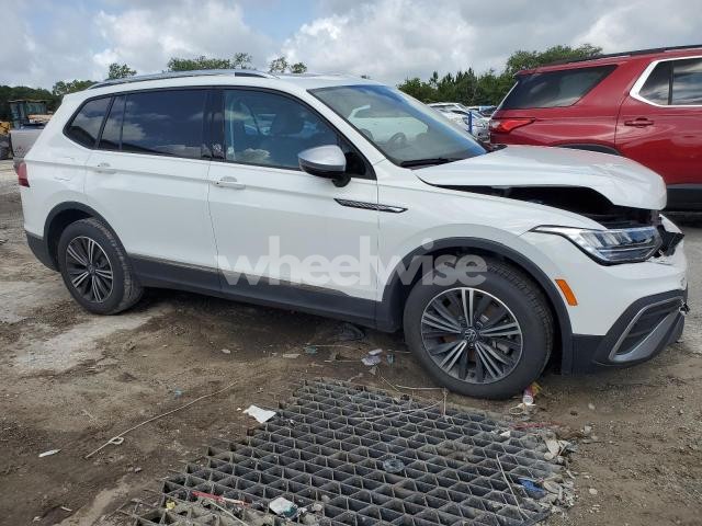 Photo 5 of 2024 VOLKSWAGEN TIGUAN WOLFSBURG N/A (VIN 3VVTB7AX9RM217926)