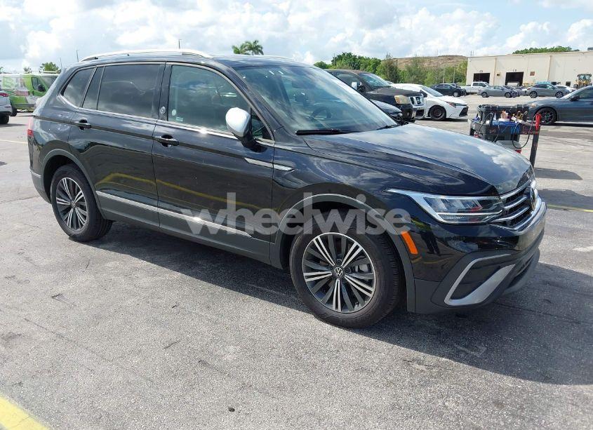 2024 Volkswagen Tiguan 2.0T WOLFSBURG EDITION (VIN 3VVTB7AX9RM218526) main photo