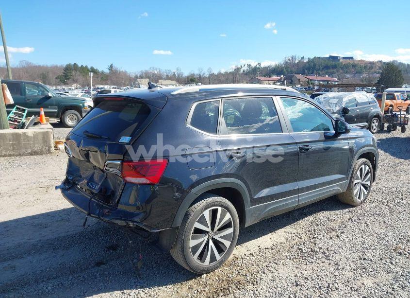 Photo 4 of 2022 Volkswagen Taos 1.5T SE (VIN 3VVTX7B21NM012051)
