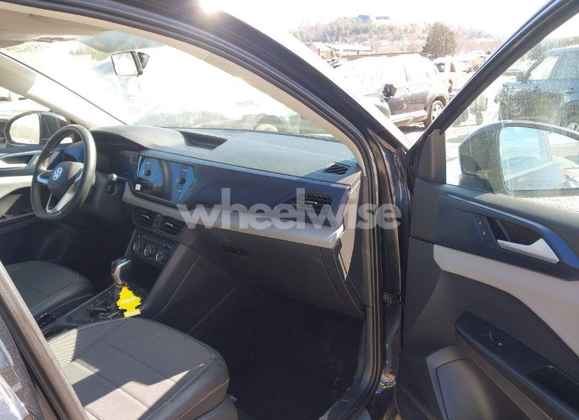 Photo 5 of 2022 Volkswagen Taos 1.5T SE (VIN 3VVTX7B21NM012051)