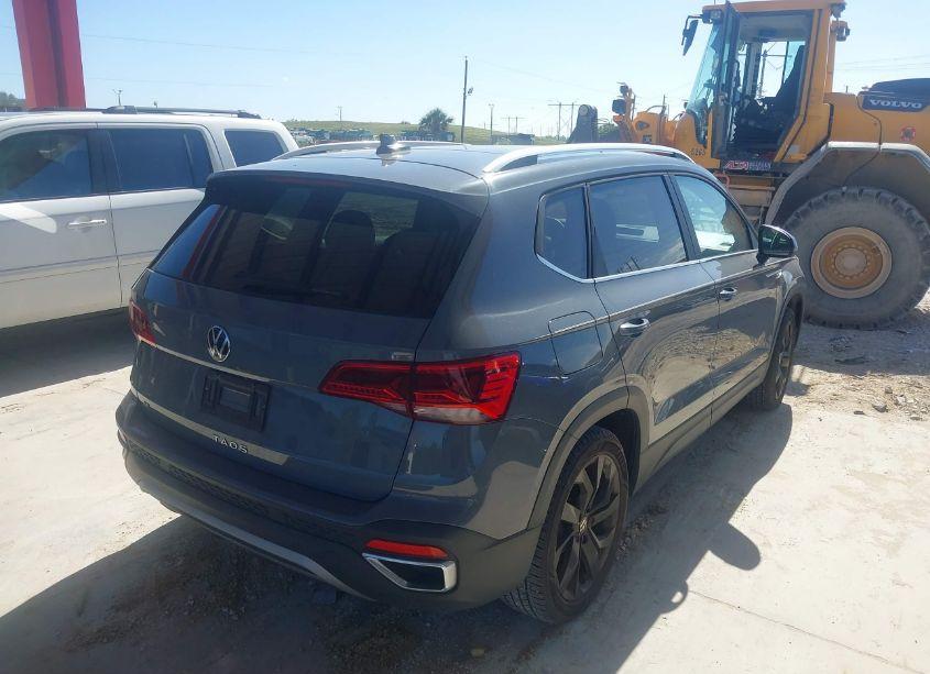 Photo 4 of 2022 Volkswagen Taos 1.5T SE (VIN 3VVTX7B21NM074016)