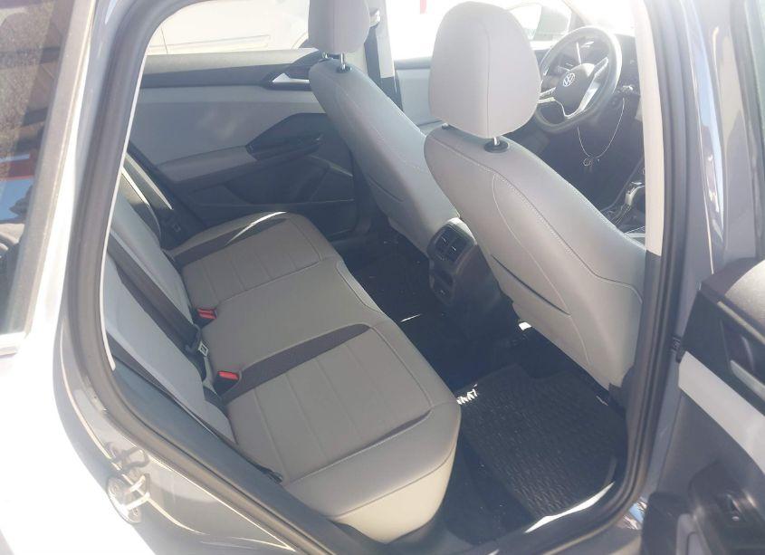 Photo 8 of 2022 Volkswagen Taos 1.5T SE (VIN 3VVTX7B21NM074016)