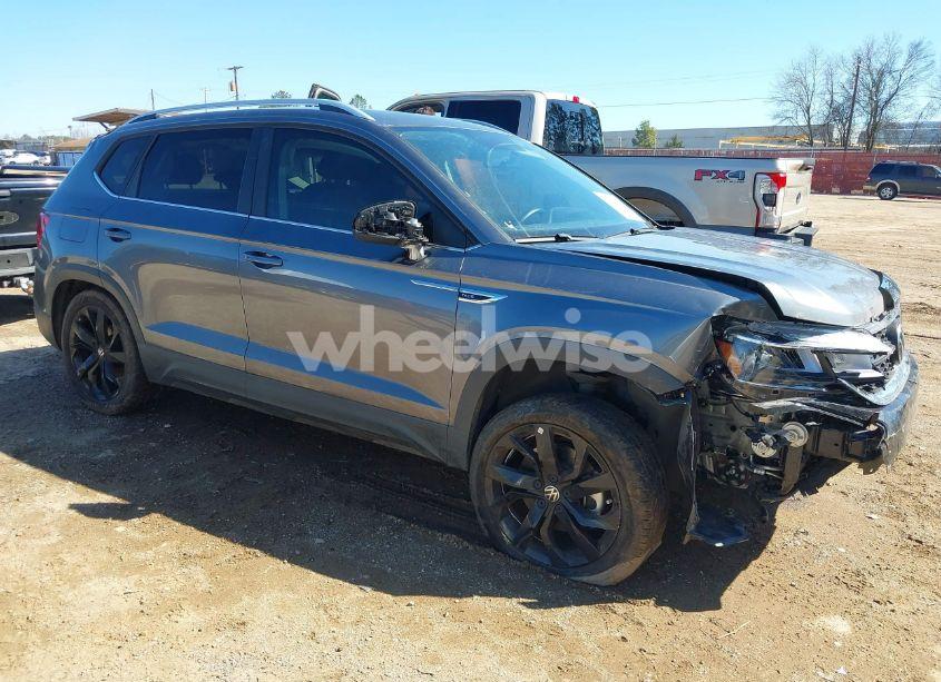 2022 Volkswagen Taos 1.5T SE (VIN 3VVTX7B23NM073739) main photo