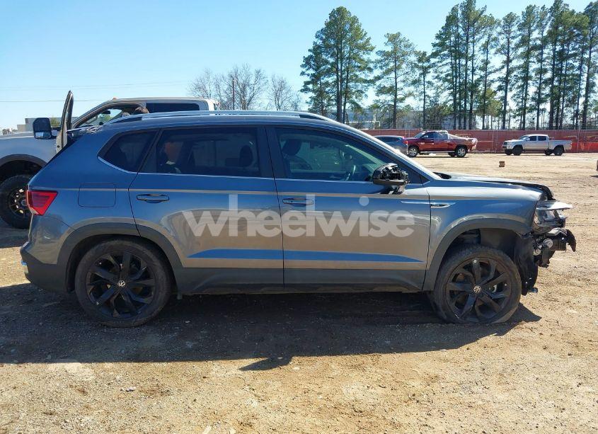 Photo 14 of 2022 Volkswagen Taos 1.5T SE (VIN 3VVTX7B23NM073739)