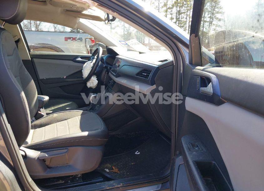 Photo 5 of 2022 Volkswagen Taos 1.5T SE (VIN 3VVTX7B23NM073739)
