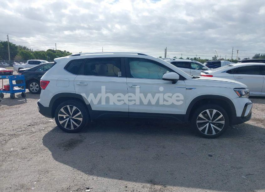 Photo 14 of 2022 Volkswagen Taos 1.5T SE (VIN 3VVTX7B26NM086209)