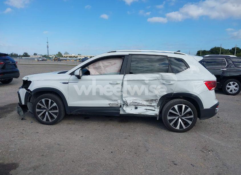 Photo 15 of 2022 Volkswagen Taos 1.5T SE (VIN 3VVTX7B26NM086209)