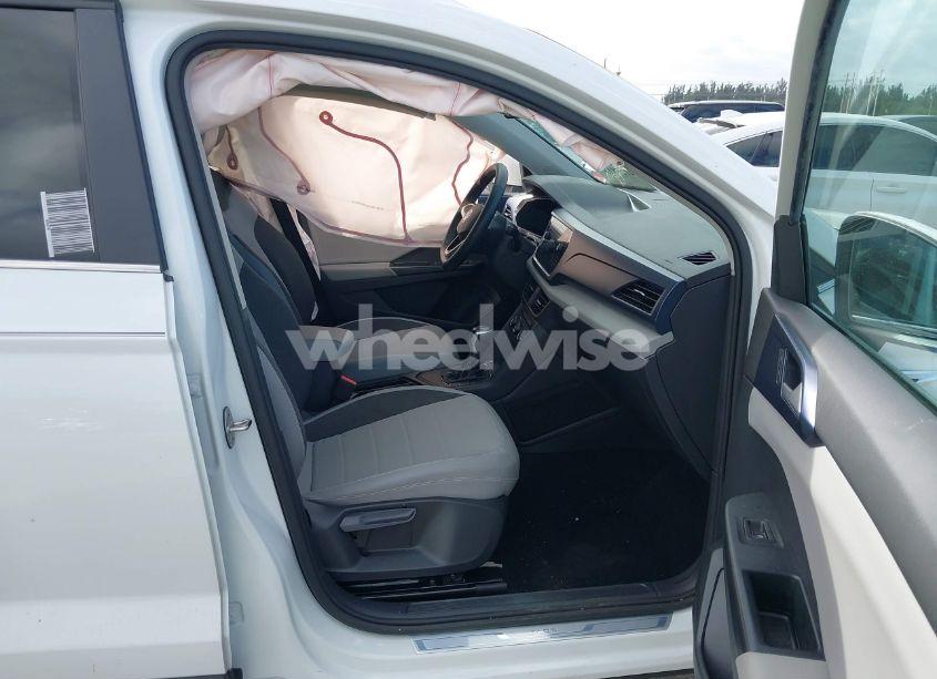 Photo 5 of 2022 Volkswagen Taos 1.5T SE (VIN 3VVTX7B26NM086209)