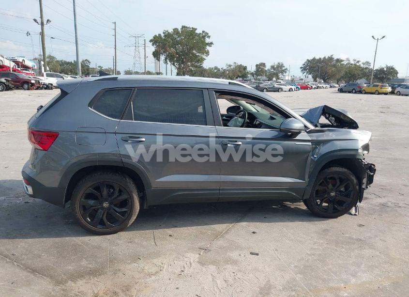 Photo 14 of 2022 Volkswagen Taos 1.5T SE (VIN 3VVTX7B27NM009252)