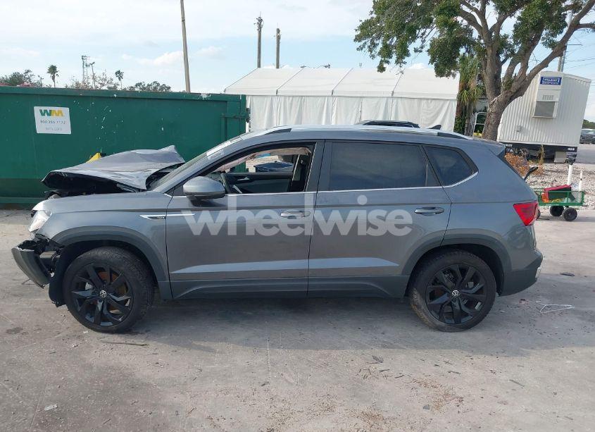 Photo 15 of 2022 Volkswagen Taos 1.5T SE (VIN 3VVTX7B27NM009252)