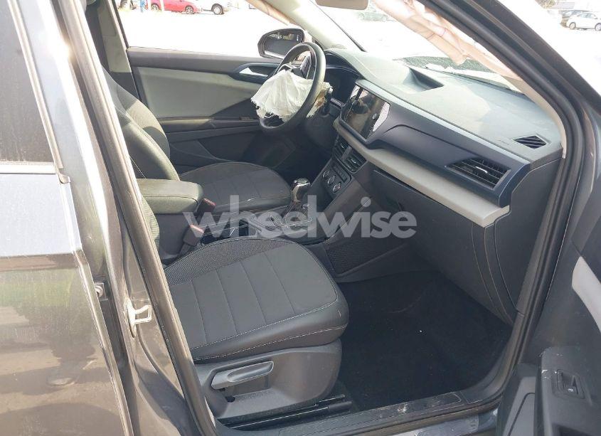 Photo 5 of 2022 Volkswagen Taos 1.5T SE (VIN 3VVTX7B27NM009252)