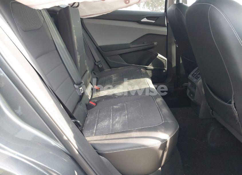 Photo 8 of 2022 Volkswagen Taos 1.5T SE (VIN 3VVTX7B27NM009252)