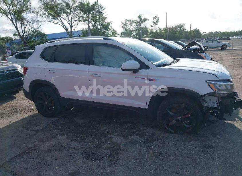 Photo 13 of 2022 Volkswagen Taos 1.5T SE (VIN 3VVTX7B2XNM025588)