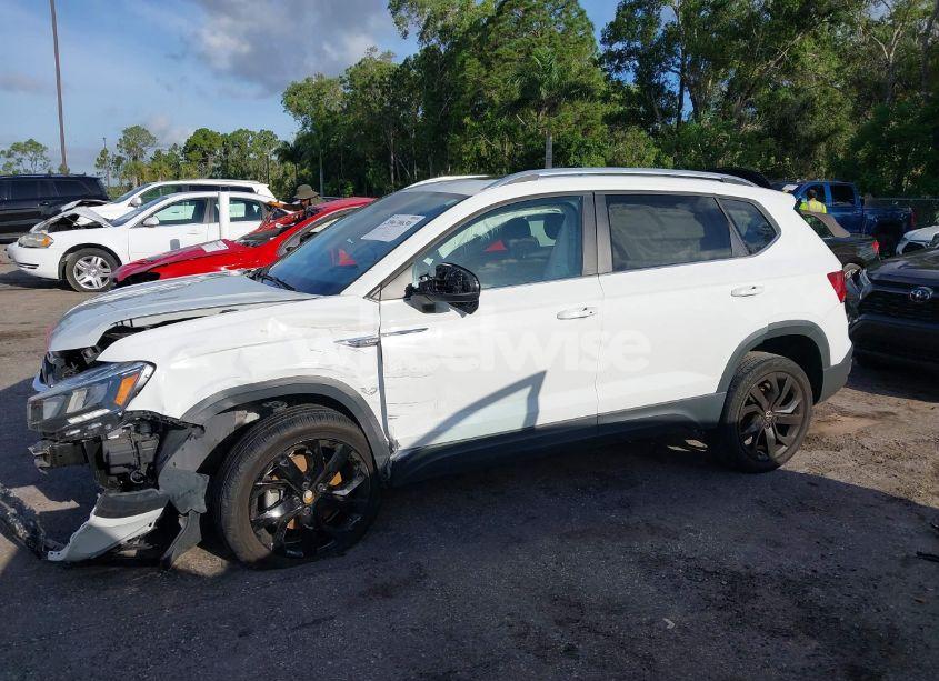 Photo 14 of 2022 Volkswagen Taos 1.5T SE (VIN 3VVTX7B2XNM025588)