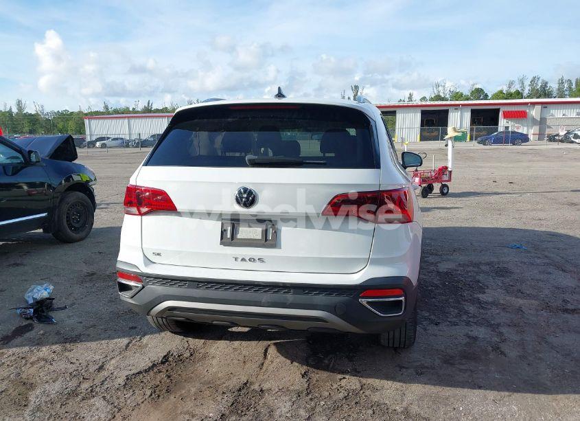 Photo 16 of 2022 Volkswagen Taos 1.5T SE (VIN 3VVTX7B2XNM025588)