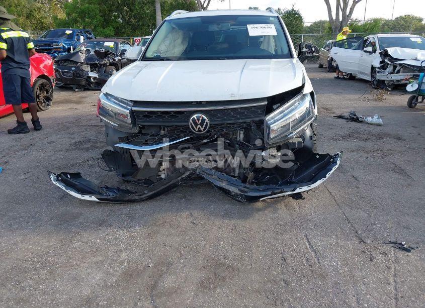 Photo 6 of 2022 Volkswagen Taos 1.5T SE (VIN 3VVTX7B2XNM025588)