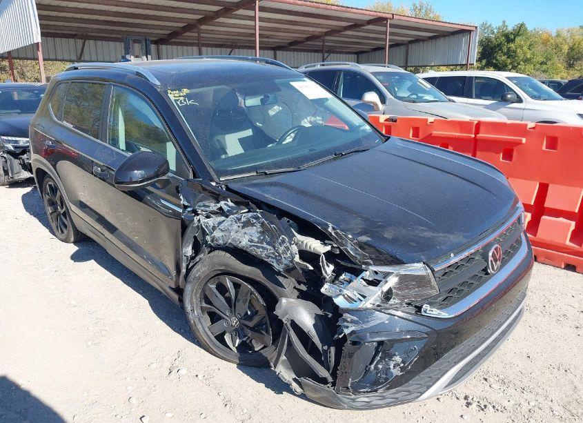 2022 Volkswagen Taos 1.5T SE (VIN 3VVTX7B2XNM070787) main photo