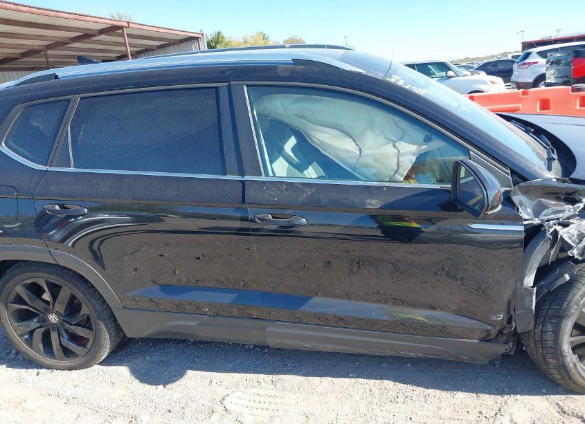 Photo 13 of 2022 Volkswagen Taos 1.5T SE (VIN 3VVTX7B2XNM070787)