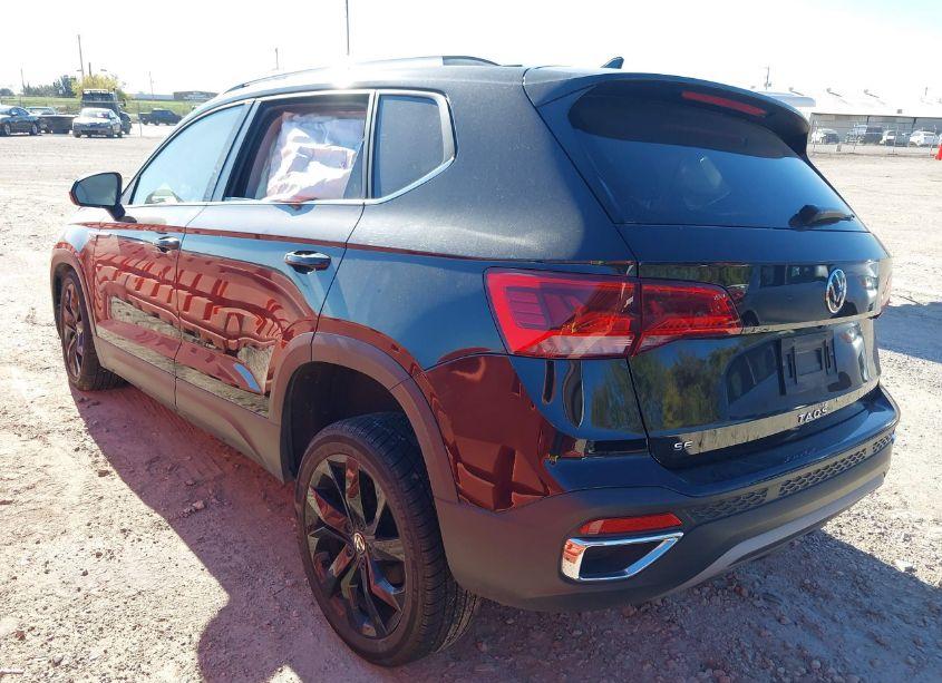 Photo 3 of 2022 Volkswagen Taos 1.5T SE (VIN 3VVTX7B2XNM070787)