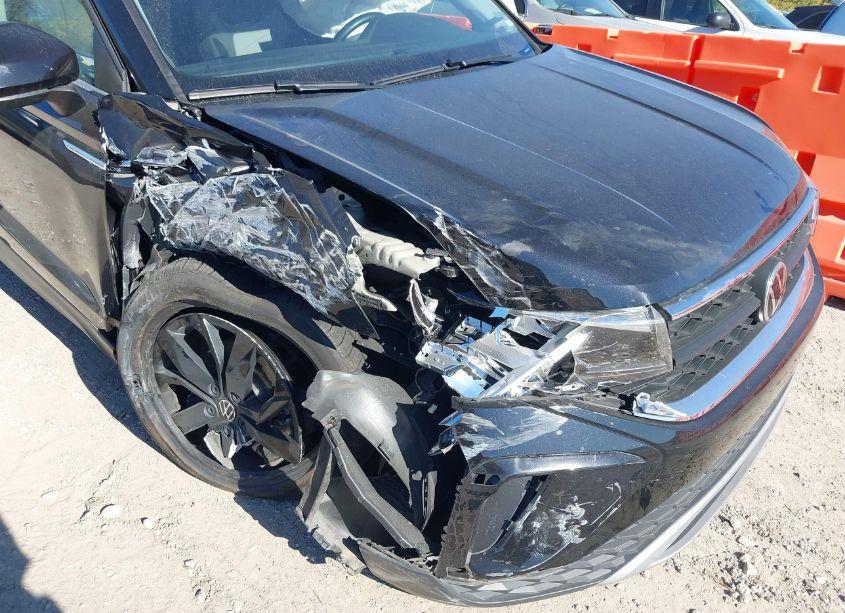 Photo 6 of 2022 Volkswagen Taos 1.5T SE (VIN 3VVTX7B2XNM070787)