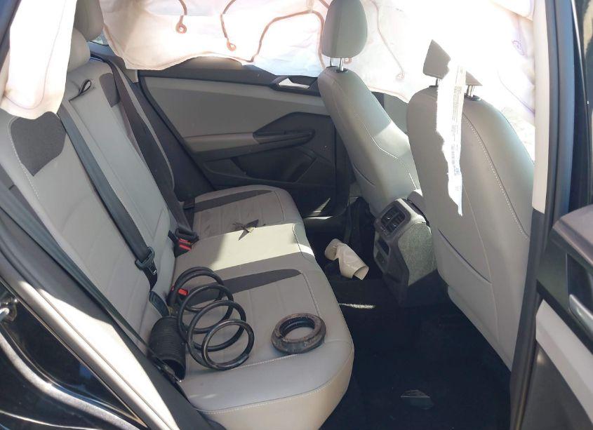 Photo 8 of 2022 Volkswagen Taos 1.5T SE (VIN 3VVTX7B2XNM070787)