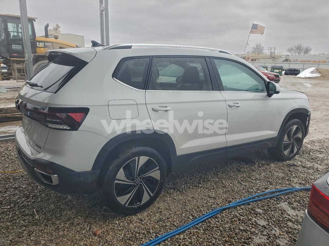 Photo 3 of 2025 VOLKSWAGEN TAOS SE N/A (VIN 3VVUC7B21SM030660)