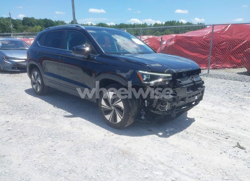 2025 Volkswagen Taos 1.5T SE (VIN 3VVUC7B21SM044655) main photo