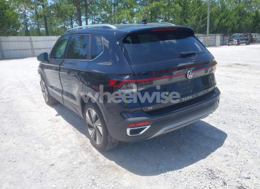 Photo 3 of 2025 Volkswagen Taos 1.5T SE (VIN 3VVUC7B21SM044655)