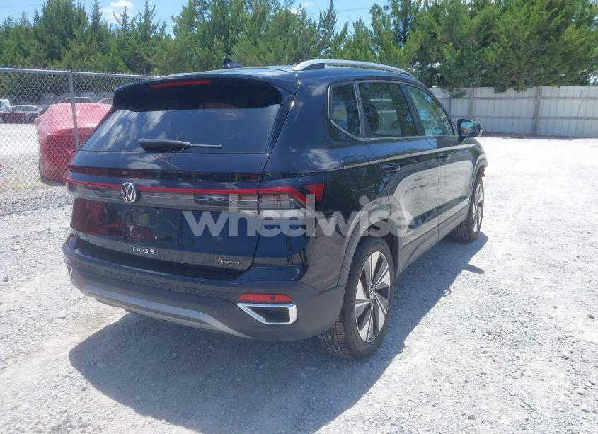 Photo 4 of 2025 Volkswagen Taos 1.5T SE (VIN 3VVUC7B21SM044655)