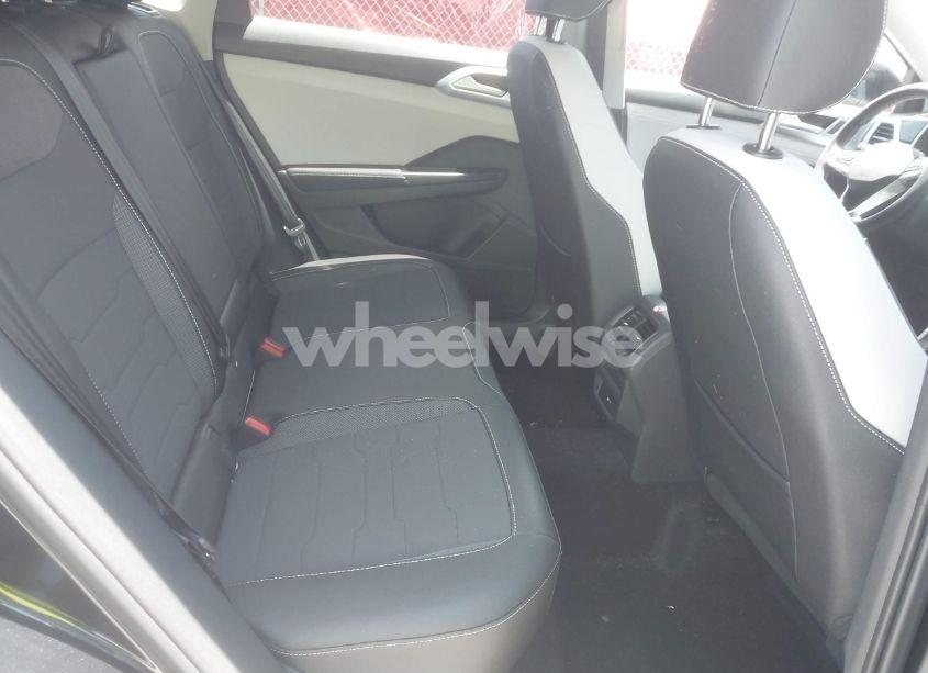 Photo 8 of 2025 Volkswagen Taos 1.5T SE (VIN 3VVUC7B21SM044655)