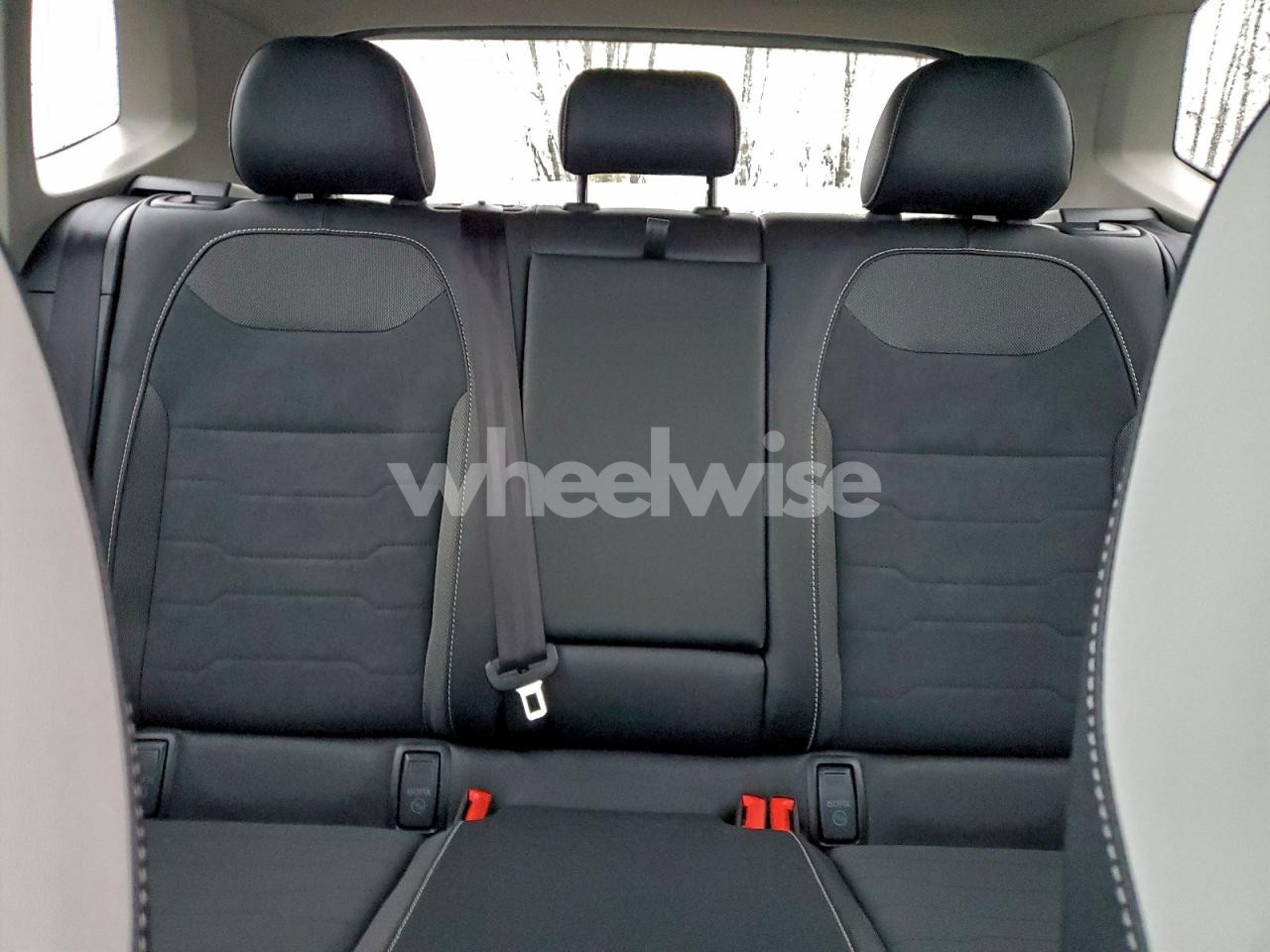 Photo 10 of 2026 VOLKSWAGEN TAOS SE N/A (VIN 3VVUC7B29TM002641)