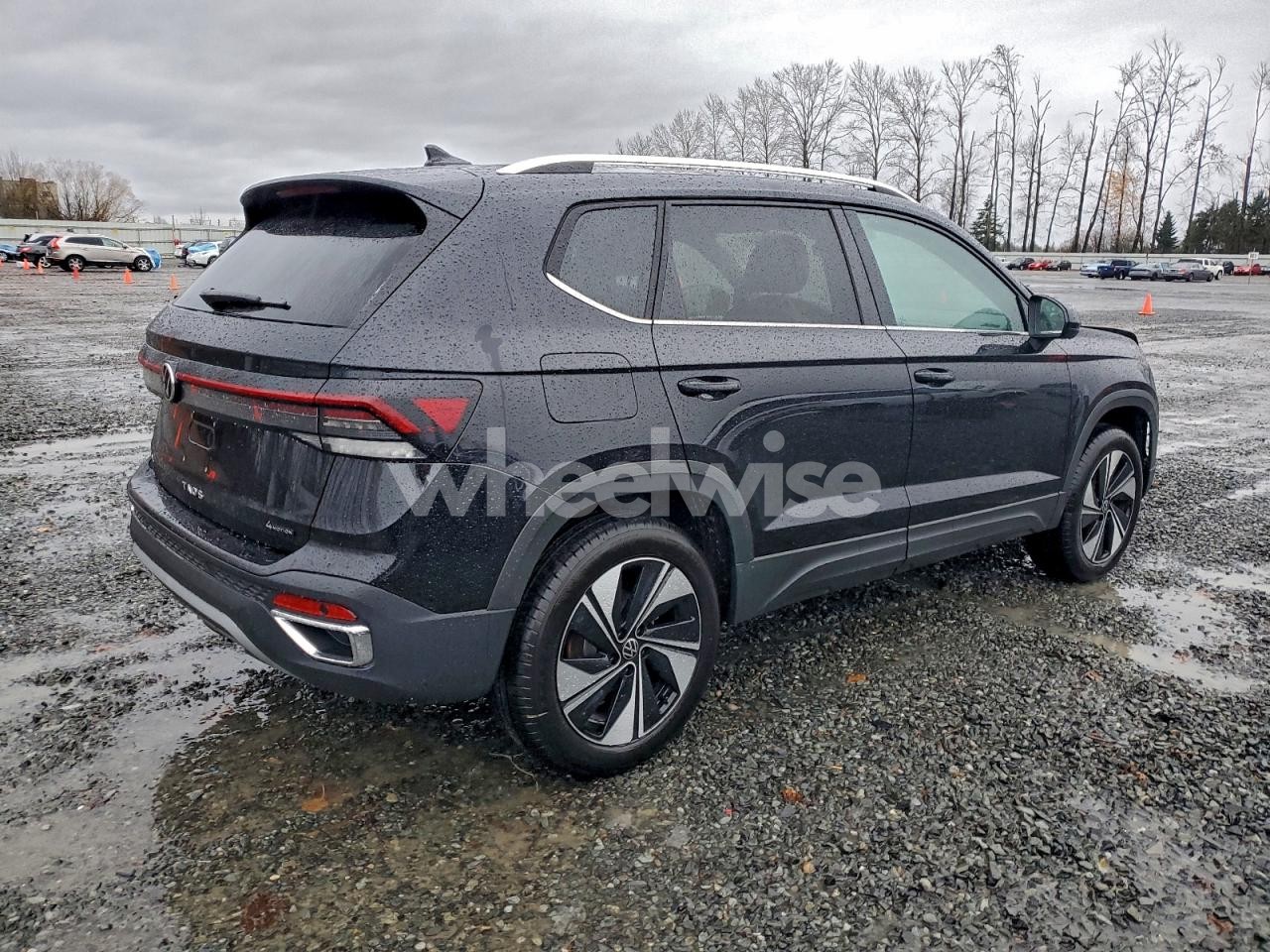 Photo 3 of 2026 VOLKSWAGEN TAOS SE N/A (VIN 3VVUC7B29TM002641)