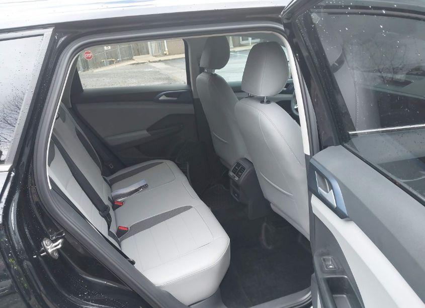 Photo 8 of 2024 Volkswagen Taos 1.5T SE (VIN 3VVUX7B24RM038833)