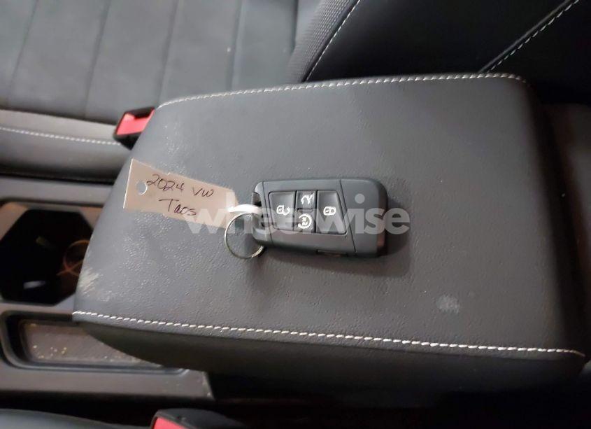 Photo 11 of 2024 Volkswagen Taos 1.5T SE (VIN 3VVUX7B24RM044079)