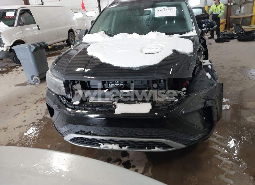 Photo 13 of 2024 Volkswagen Taos 1.5T SE (VIN 3VVUX7B24RM044079)