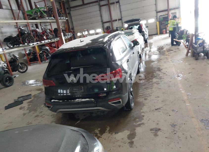 Photo 17 of 2024 Volkswagen Taos 1.5T SE (VIN 3VVUX7B24RM044079)