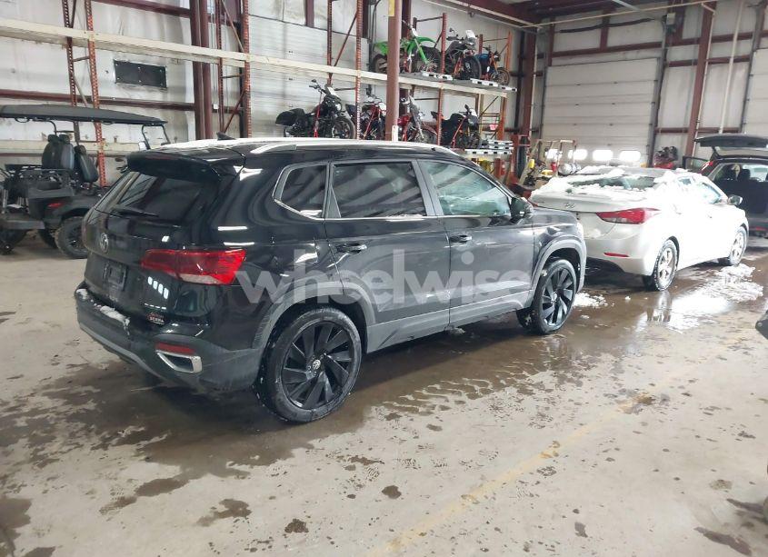 Photo 4 of 2024 Volkswagen Taos 1.5T SE (VIN 3VVUX7B24RM044079)