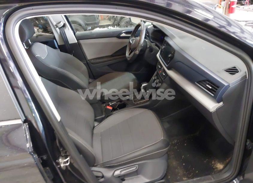 Photo 5 of 2024 Volkswagen Taos 1.5T SE (VIN 3VVUX7B24RM044079)