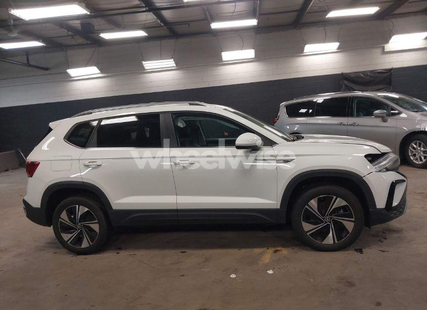 Photo 13 of 2024 Volkswagen Taos 1.5T SE (VIN 3VVUX7B25RM013259)