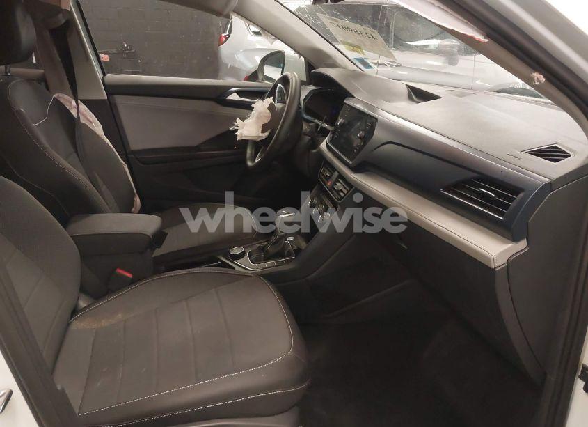 Photo 5 of 2024 Volkswagen Taos 1.5T SE (VIN 3VVUX7B25RM013259)