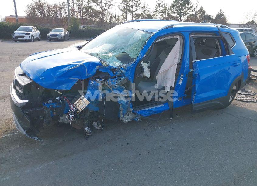 Photo 2 of 2024 Volkswagen Taos 1.5T SE (VIN 3VVUX7B25RM039537)