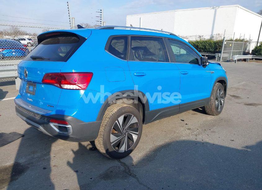 Photo 4 of 2024 Volkswagen Taos 1.5T SE (VIN 3VVUX7B25RM039537)
