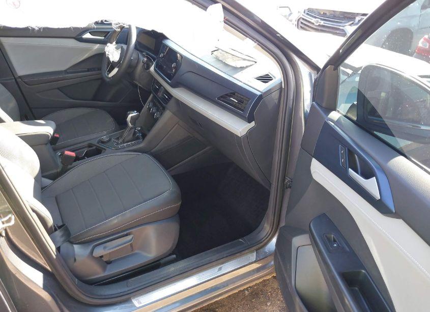 Photo 5 of 2024 Volkswagen Taos 1.5T SE (VIN 3VVUX7B25RM068262)