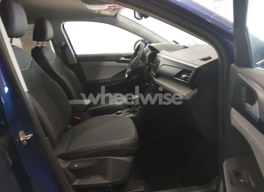 Photo 5 of 2024 Volkswagen Taos 1.5T SE (VIN 3VVUX7B25RM113569)