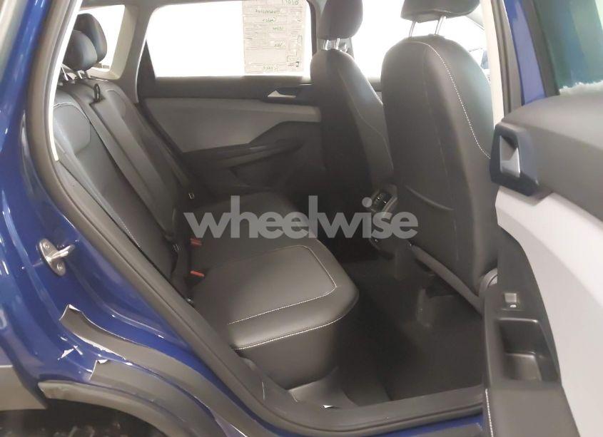 Photo 8 of 2024 Volkswagen Taos 1.5T SE (VIN 3VVUX7B25RM113569)