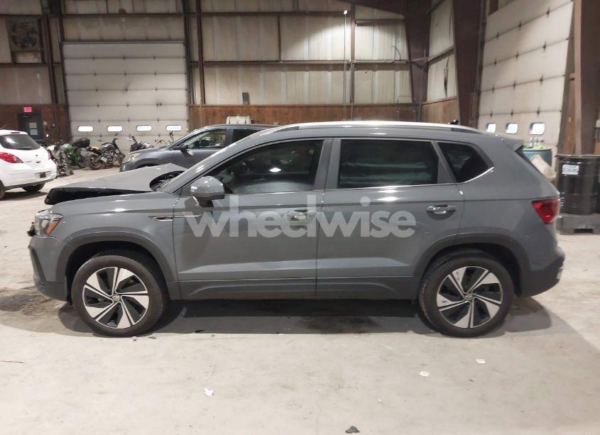 Photo 14 of 2024 Volkswagen Taos 1.5T SE (VIN 3VVUX7B27RM020438)