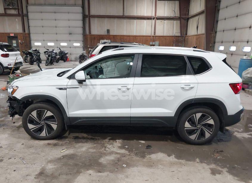 Photo 14 of 2024 Volkswagen Taos 1.5T SE (VIN 3VVUX7B28RM064514)